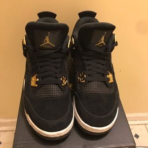 Jordan 4s royalty with box